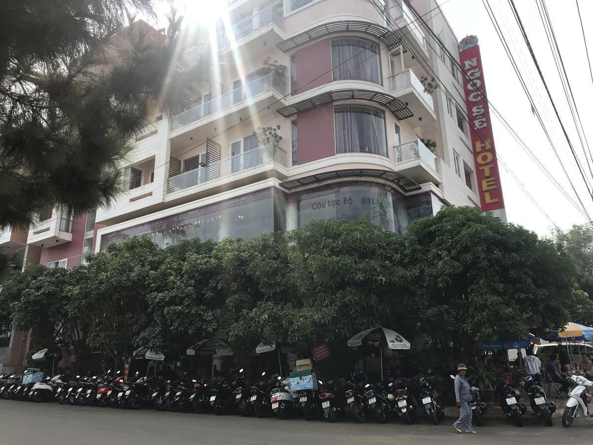 Ngoc Se Hotel プレイク エクステリア 写真